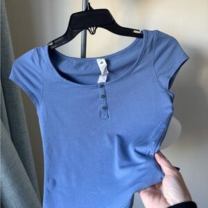 lululemon athletica Blue Athletic Top Size Medium